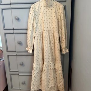 Meadows prairie cream floral dress with pockets US 6